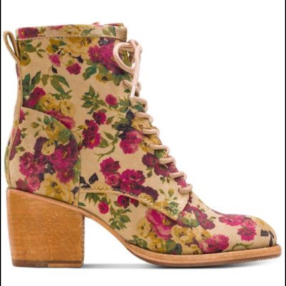 Patricia Nash Shoes - NIB Patricia Nash Sicily Booties Antique Rose